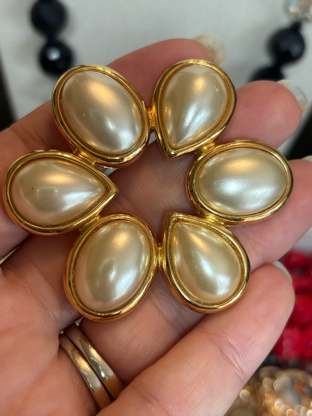 Kenneth Jay Lane KJL Faux Pearl Gold Tone Wreath Brooch